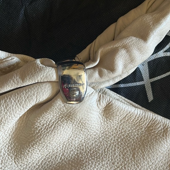 b. Makowsky tan cream & gold bag beautiful leather w/dust bag silver hardware - Picture 13 of 17